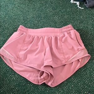 Lululemon hotty hot short 2.5